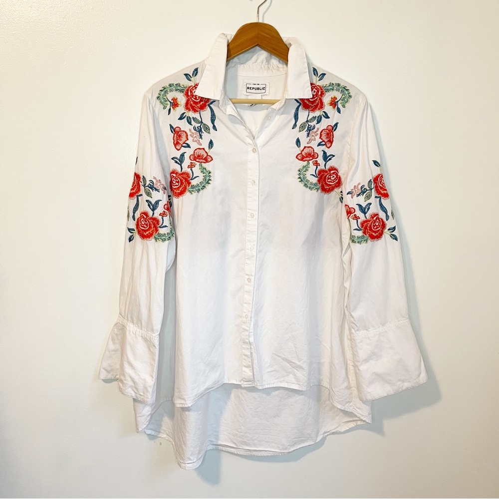 For The Republic Women’s Button Down Top Size Large #48
